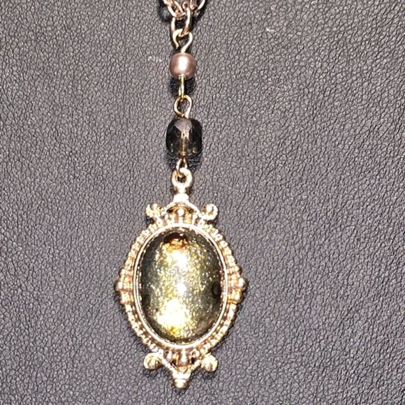 Jewelry - Gold Tone Necklace with Dangle Pendant